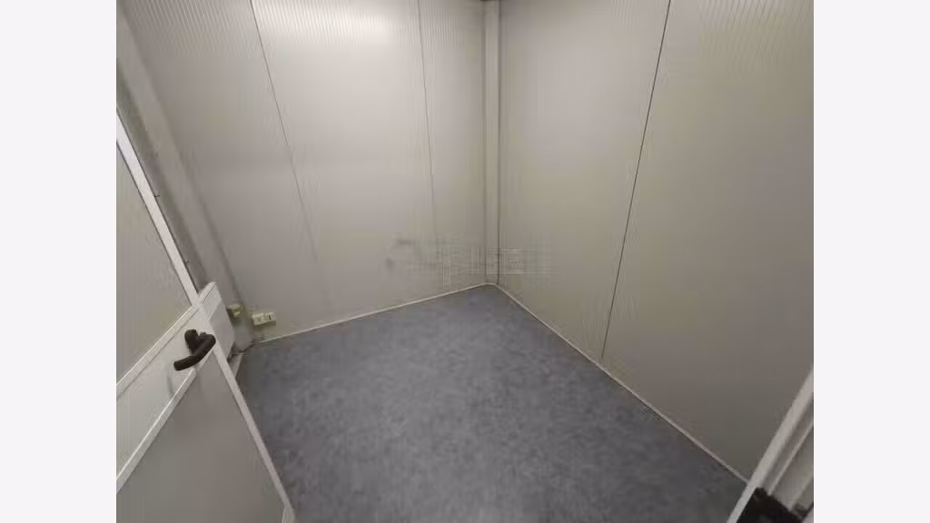 Entrepôt 230m² à louer à Brive accès rapide A20