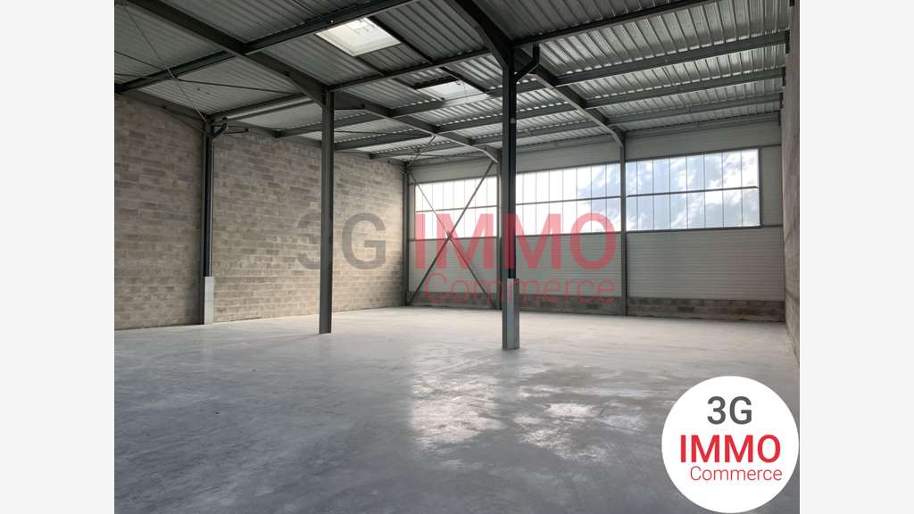 A louer entrepôt neuf 1360m² à Chauray