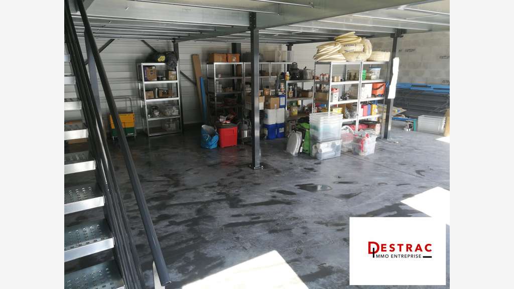 Entrepôt bureaux 169m² à louer à Villenave-d'Ornon