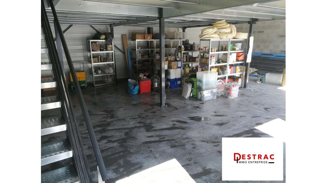 Entrepôt bureaux 169m² à louer à Villenave-d'Ornon