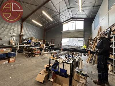 Location entrepôt bureaux de 700m² à Tournefeuiile