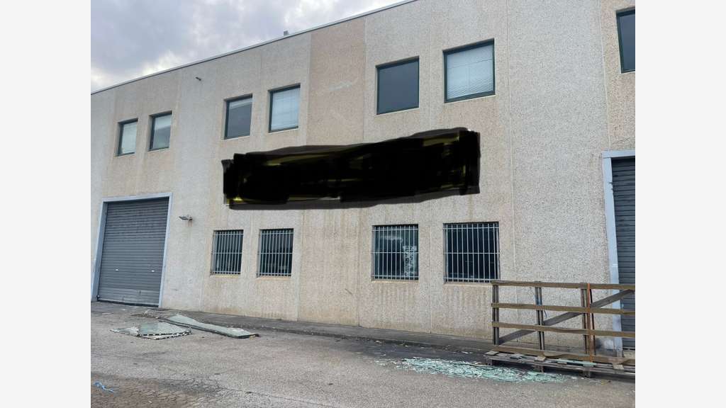 A louer local d'activité 1247m² ZA à Saint-Jeannet