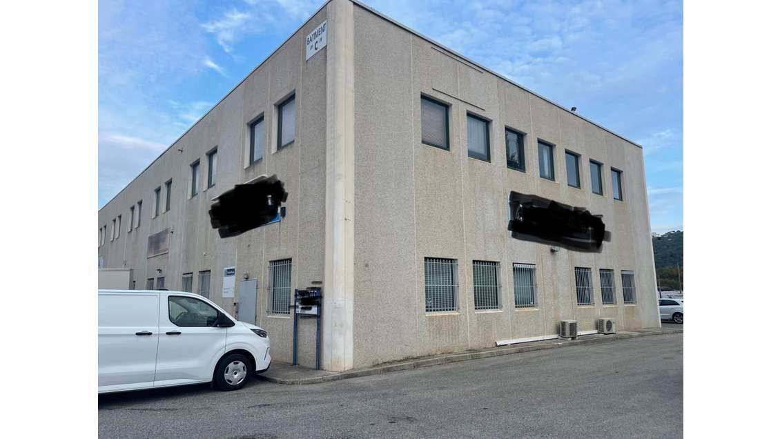 A louer local d'activité 1247m² ZA à Saint-Jeannet