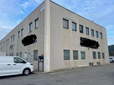 Location Locaux d'activités - Entrepôts à Saint-Jeannet