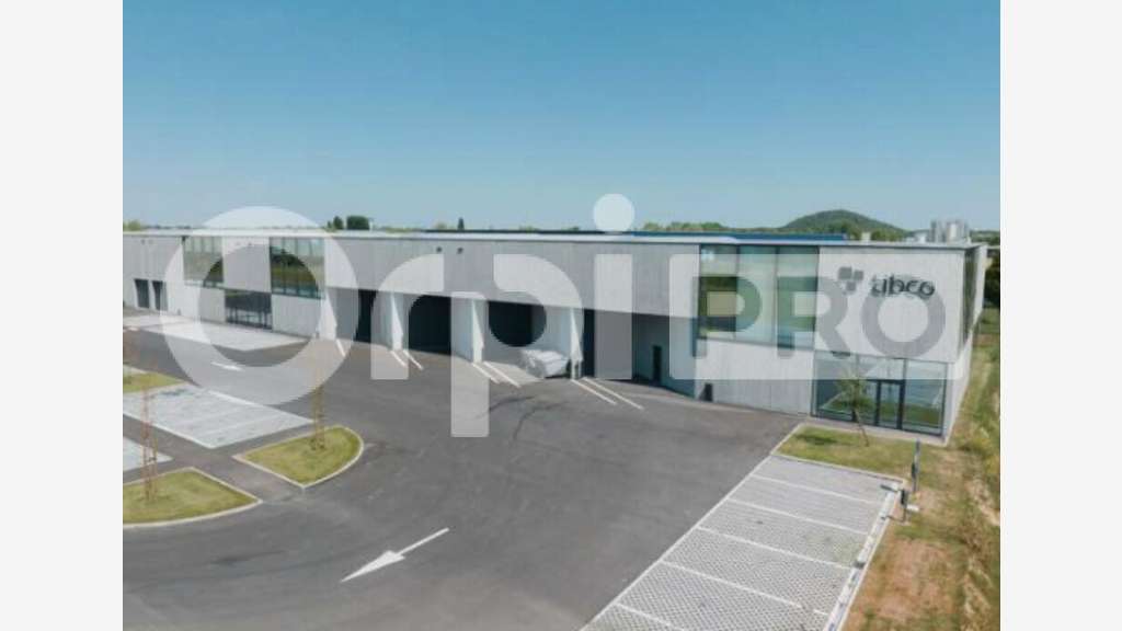 Entrepôt 987m² à louer ZI stratégique de Carvin