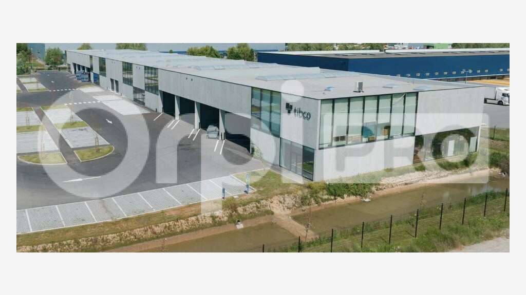 Entrepôt 987m² à louer ZI stratégique de Carvin