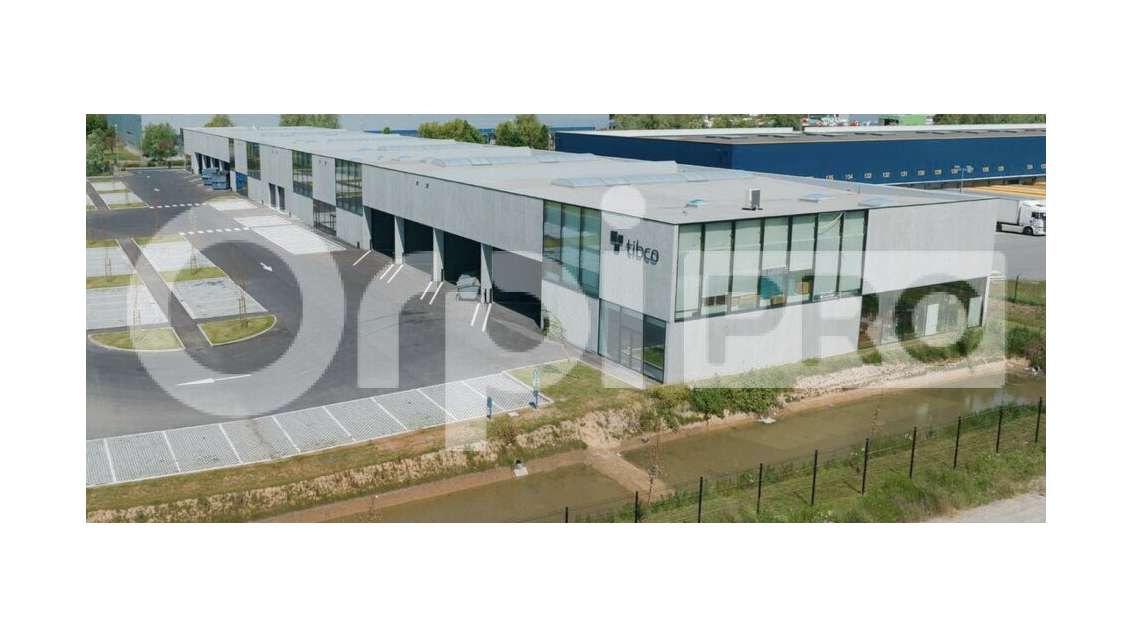 Entrepôt 987m² à louer ZI stratégique de Carvin