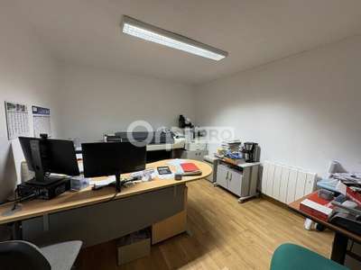Entrepôt 200m² avec bureau  à louer à Champfleury
