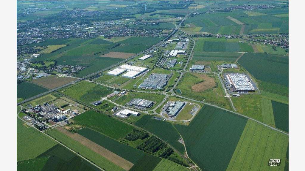 A louer entrepôt de 44 000m² à Tilloy lez Cambrai