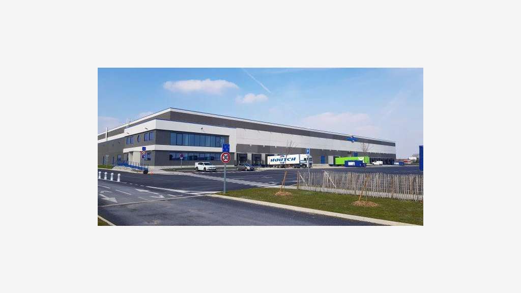 A louer entrepôt de 44 000m² à Tilloy lez Cambrai