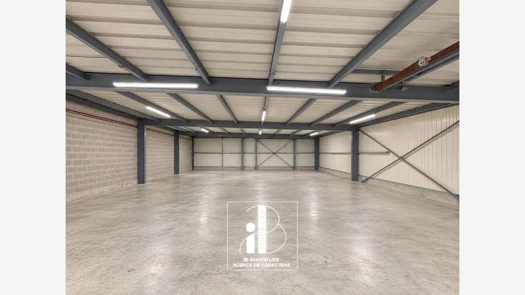 Entrepôt de stockage 69m² à louer à Avon
