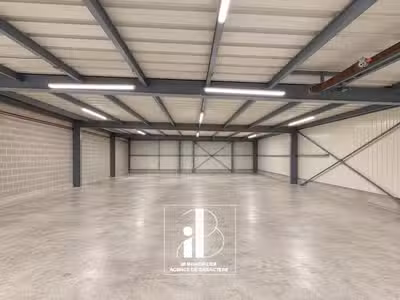 Entrepôt de stockage 69m² à louer à Avon