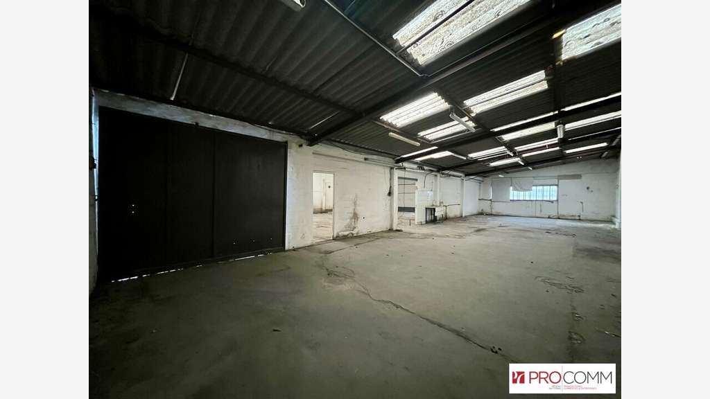 Entrepôt de stockage 900m² à louer à Fontvieille