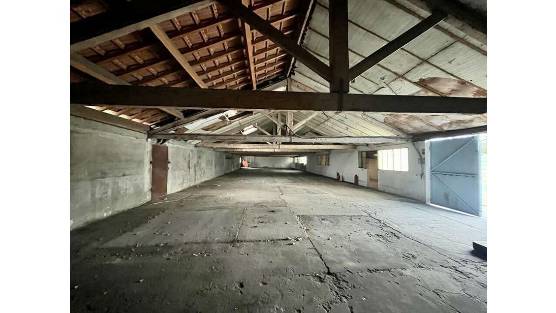 Entrepôt de stockage 900m² à louer à Fontvieille