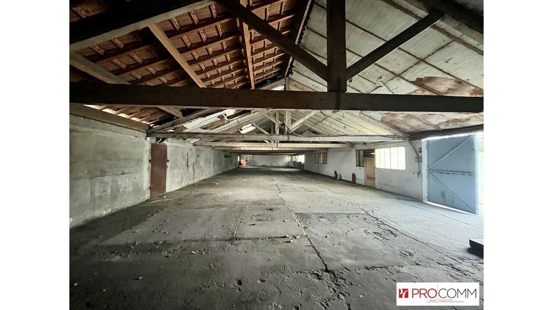 Entrepôt de stockage 900m² à louer à Fontvieille
