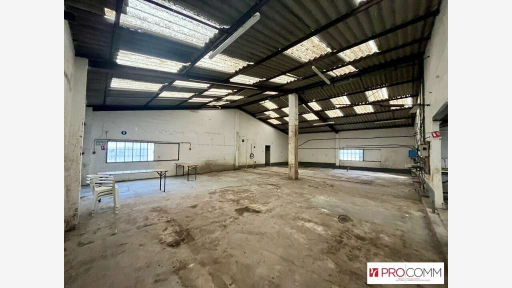 Entrepôt de stockage 900m² à louer à Fontvieille