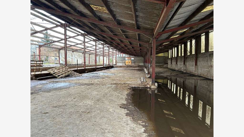 A louer entrepôt de stockage à la Vernouze