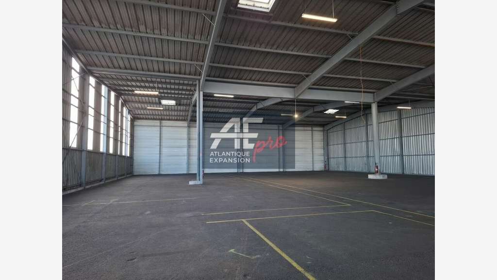 A louer entrepôt 1200m² à Montoir de Bretagne