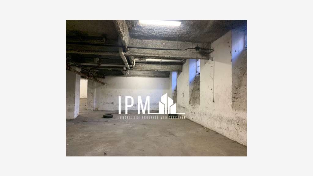 A louer entrepôt 364m² St Charles 13001