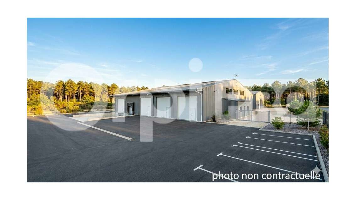 Entrepôt 240m² à louer à Saint-Vincent-de-Tyrosse