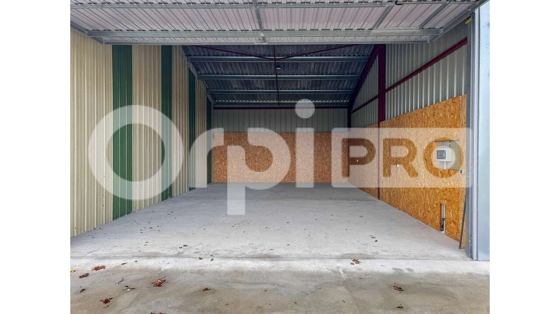 A louer entrepôt de stockage à Saubrigues (40)