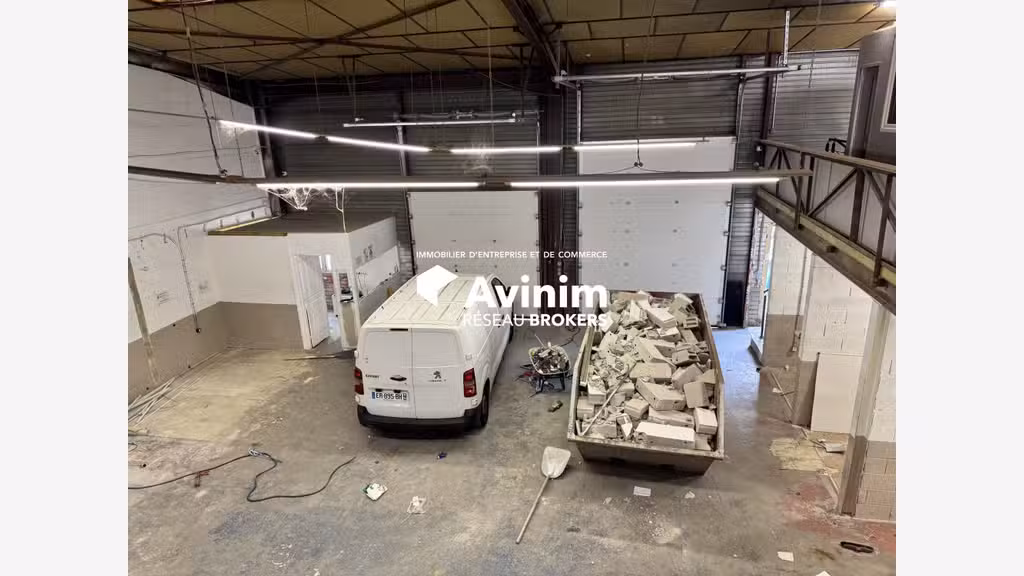 A louer entrepôt de stockage 350m² à Stains