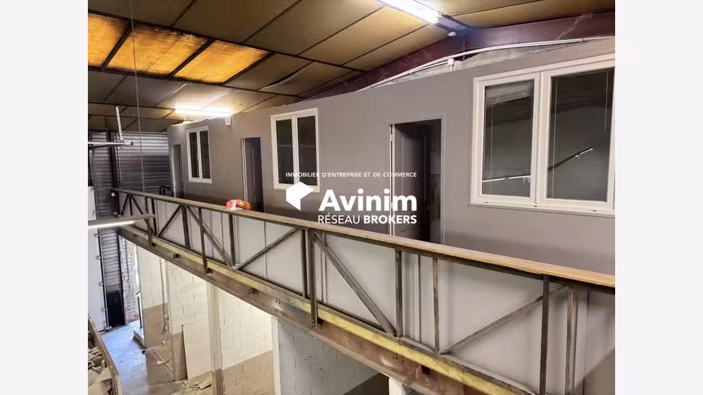 A louer entrepôt de stockage 350m² à Stains