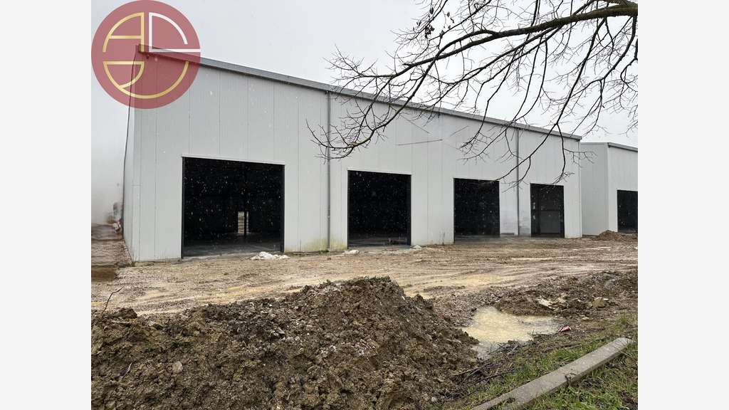 A loue entrepôt 150m² à Verfeil accès rapide A68