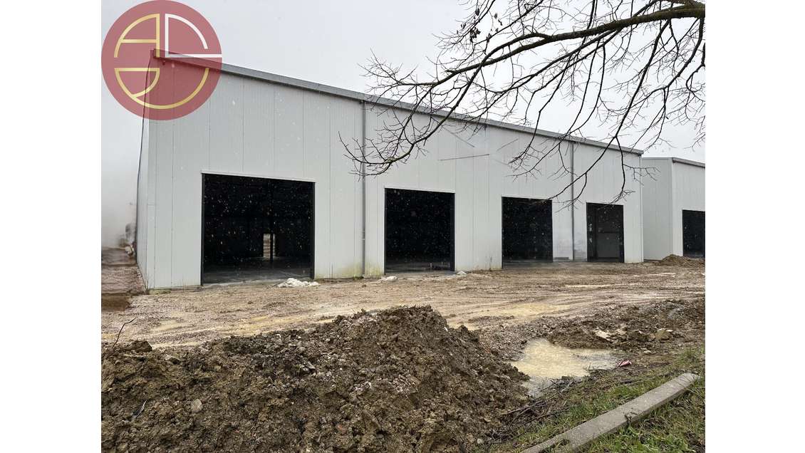 A loue entrepôt 150m² à Verfeil accès rapide A68