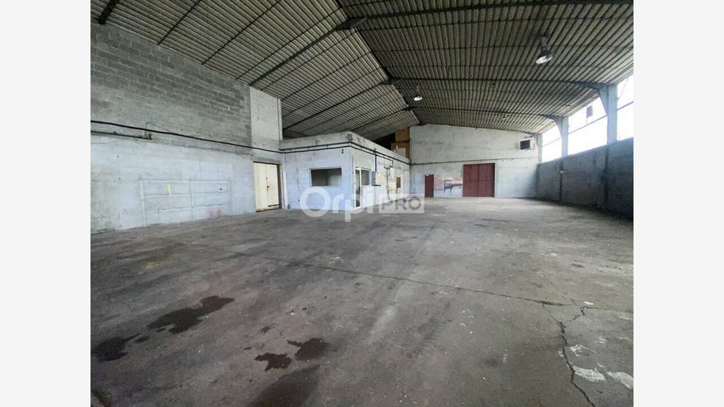 Entrepôt de 3000m² à louer à Malemort-sur-Corrèze