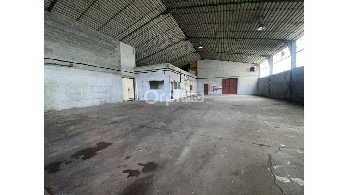 Entrepôt de 3000m² à louer à Malemort-sur-Corrèze