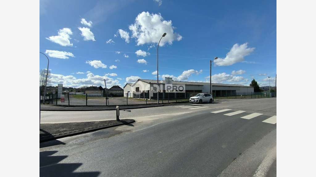 Entrepôt de 3000m² à louer à Malemort-sur-Corrèze