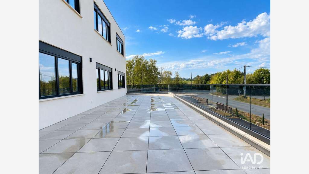 A louer entrepôt et bureaux à Beychac-et-Caillau