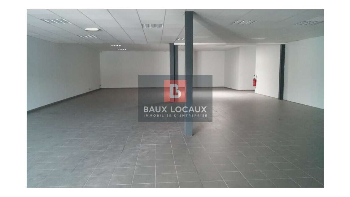 Loue entrepôt bureaux 374m² prox capsud à Avignon