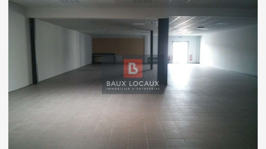 Loue entrepôt bureaux 374m² prox capsud à Avignon