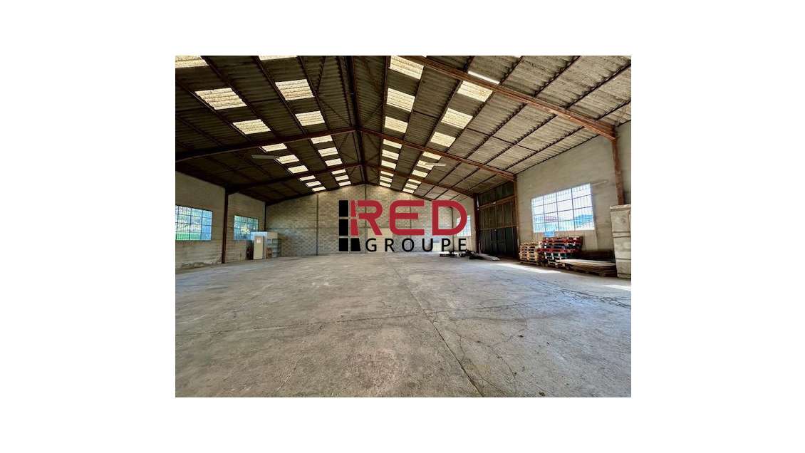 Entrepôt 500m² à louer entrée de ville de Gardanne