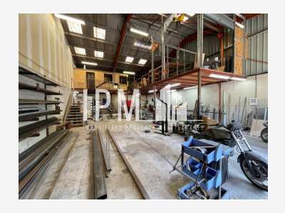 A louer entrepôt 187m² Gémenos Zone d'Activités
