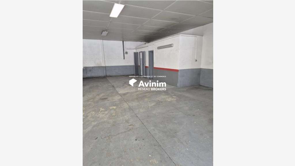 A louer entrepôt 190m² avec bureaux à Gémenos