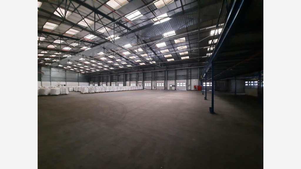 À louer entrepôt 2511m² en ZI à Gennevilliers
