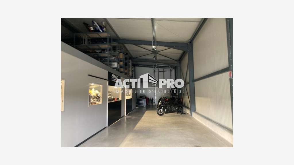 A louer entrepôt 290m² divisible à Ille-sur-Têt