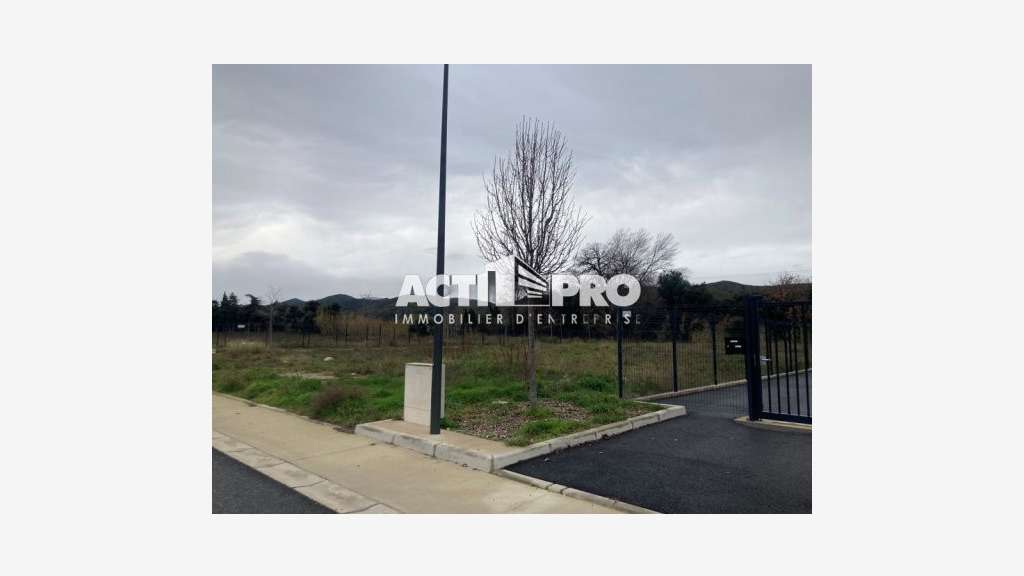 A louer entrepôt 290m² divisible à Ille-sur-Têt