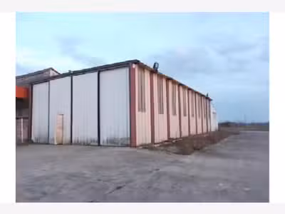 A louer entrepôt industriel 200m² à Oucques 