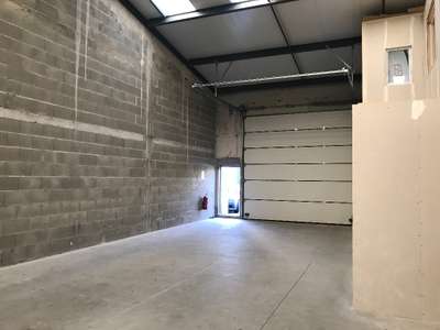 Loue entrepôt isolé en excellent état 150m² Angers