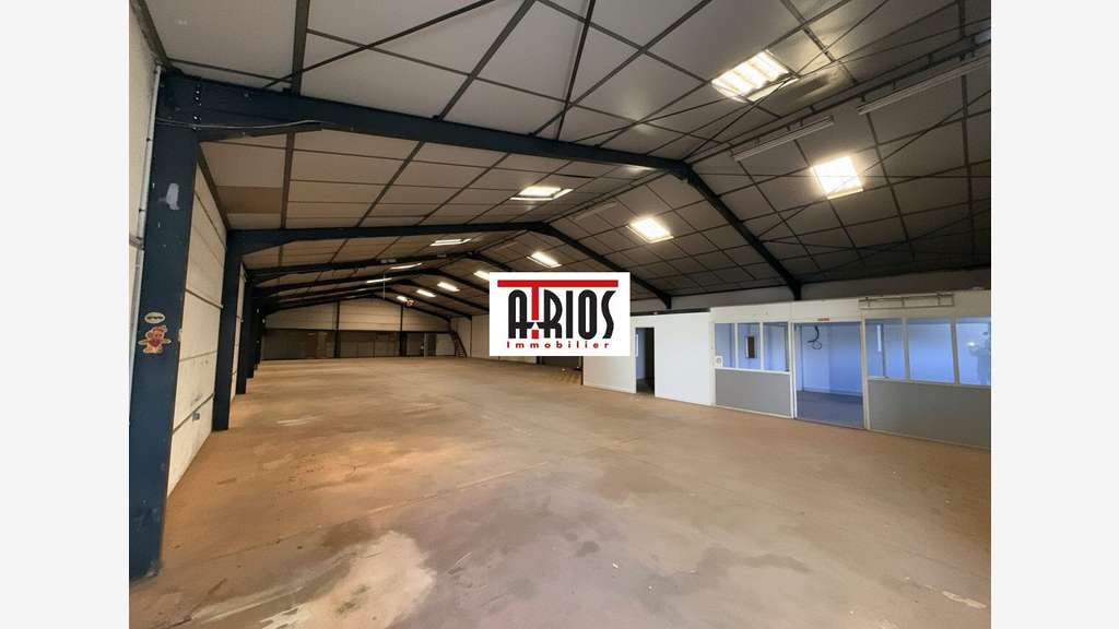 A louer entrepôt 517.50m² en ZI à La Farlède