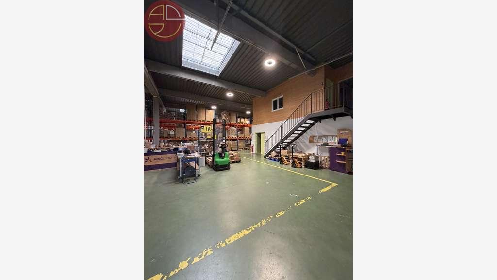 A louer entrepôt 1900m² à La Salvetat-Saint-Gilles