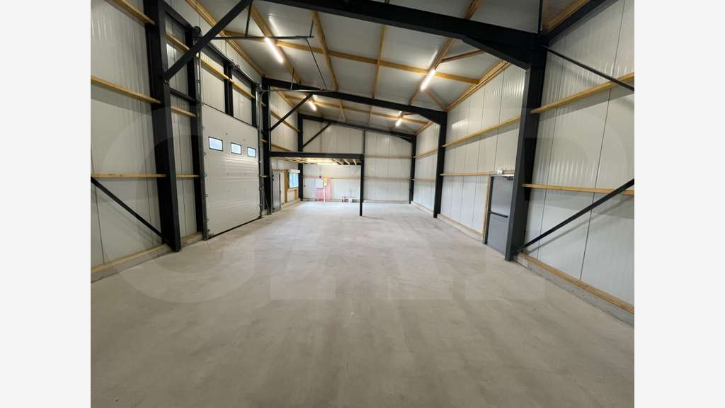 A louer entrepôt 747m² à Lamballe