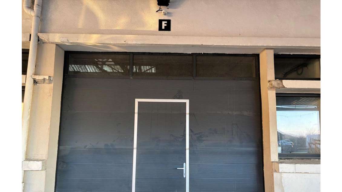 Location entrepôt 202m² Le Mesnil-Saint-Denis