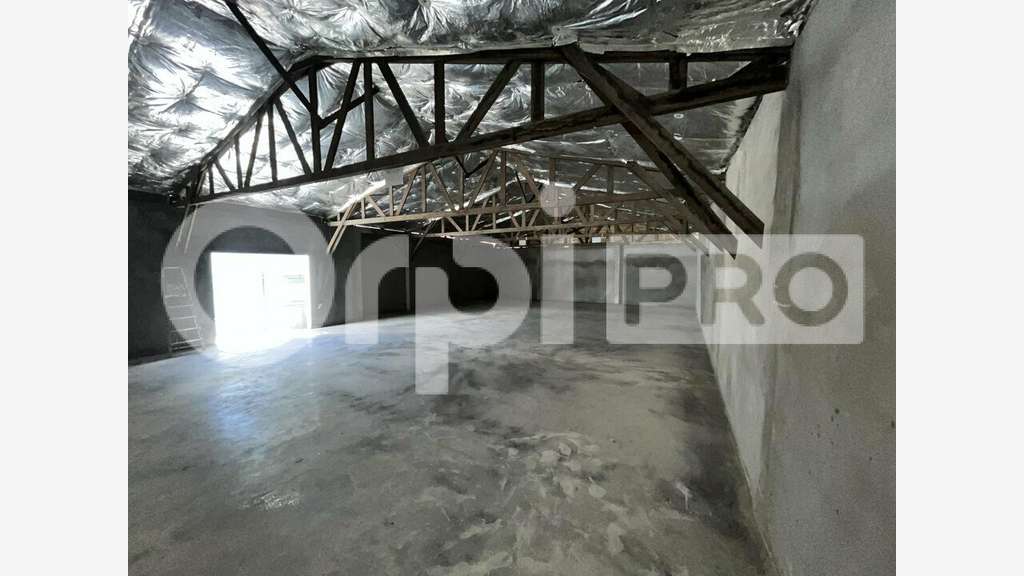 A louer entrepôt de stockage 150m² aux Abymes