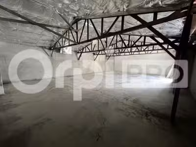 A louer entrepôt de stockage 150m² aux Abymes