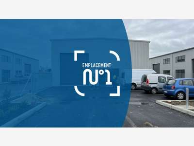 Entrepôt 400m² à louer à 15 min de Pont-du-Château